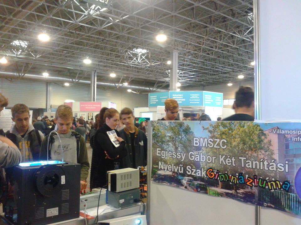 Szakmázz